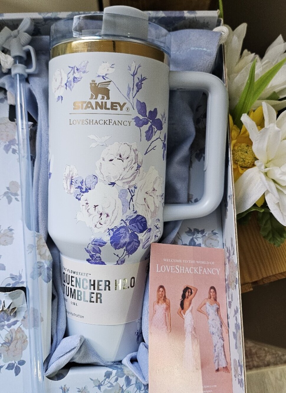 Stanley Blue Floral 40oz Tumbler - Picture 4 of 5